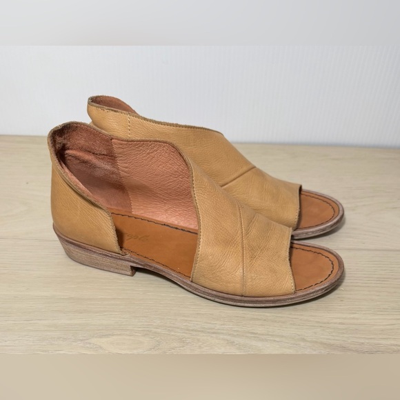 FREE PEOPLE Mont Blanc Sandals Womens
Tan Leather 8.5 - Picture 2 of 9